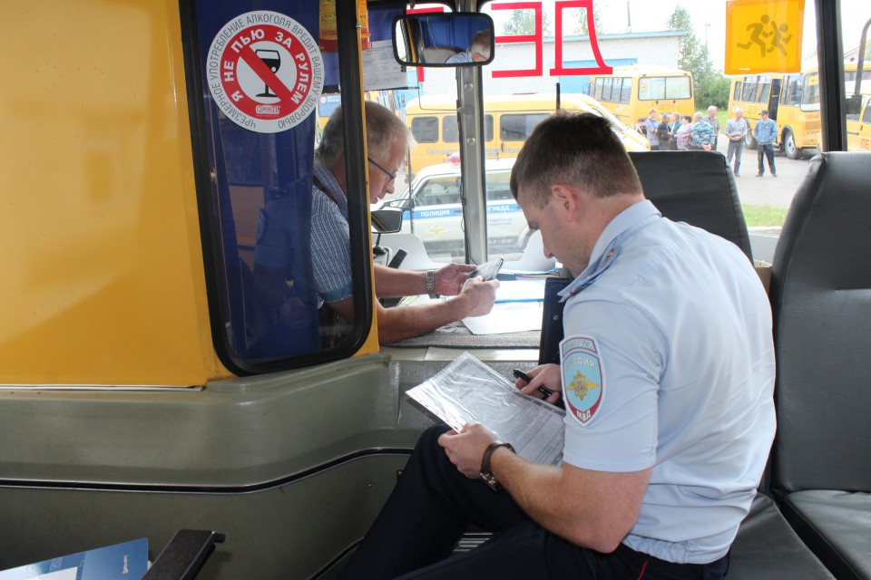 Ковернинские полицейские проверили подготовку школьных автобусов к 1 сентября