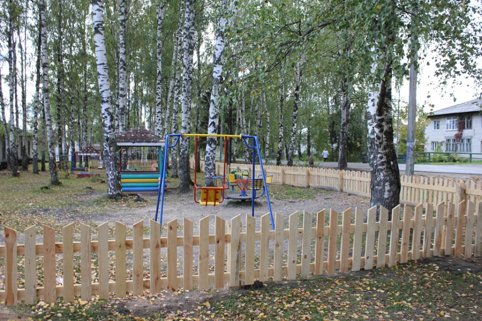 У площадки появилось ограждение