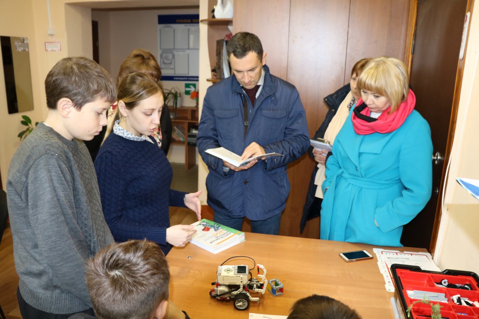 Приём населения и 3D-киносеанс