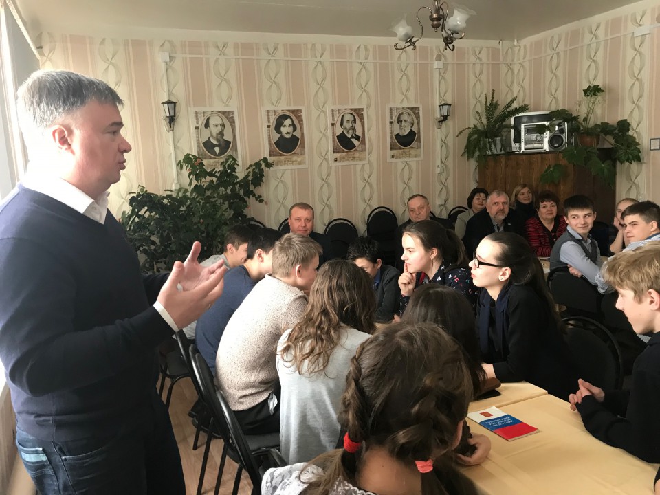 «Порядка 40 проектов в 37 населенных пунктах Воскресенского района реализовано за 4 года по программе поддержки местных инициатив», - Артем Кавинов