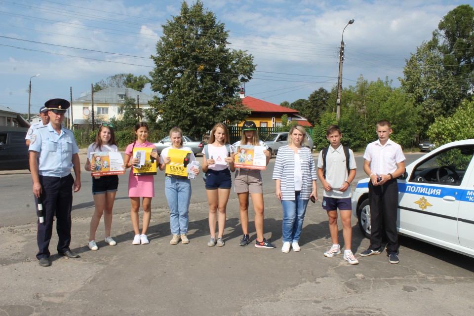 Ковернинские сотрудники ОГИБДД провели акцию «Дети за безопасность на дороге»