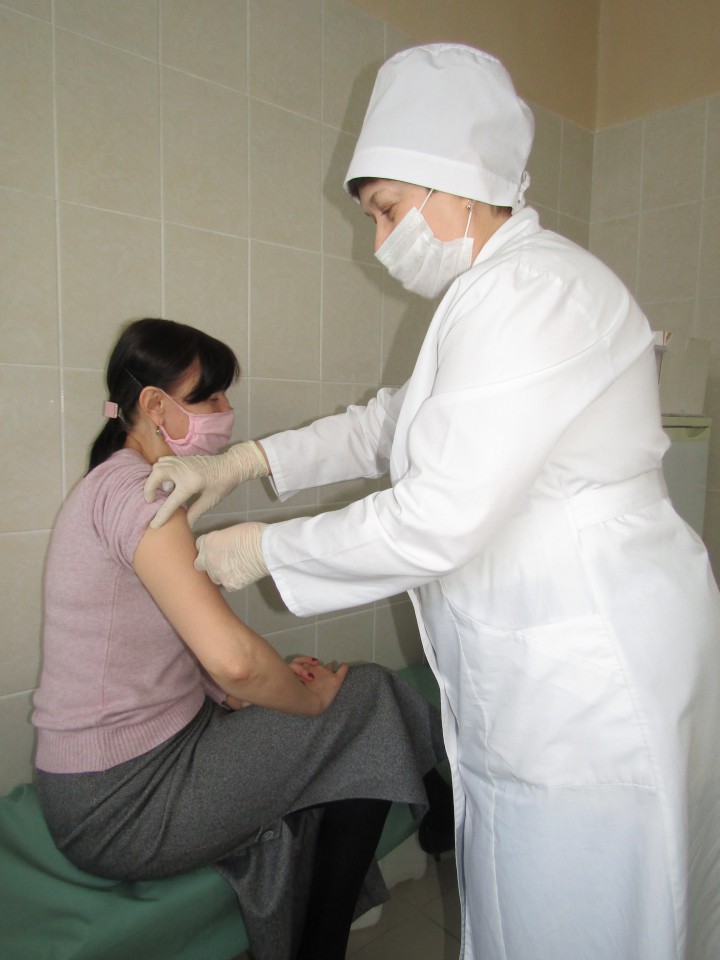 Началась вакцинация против COVID-19
