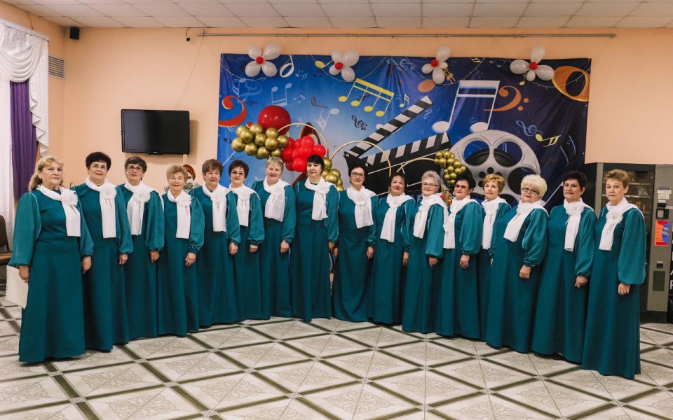 Народный хор Центра досуга р.п. Ковернино (руководитель Лукичева Юлия Викторовна) отметил свой 40 летний юбилей.